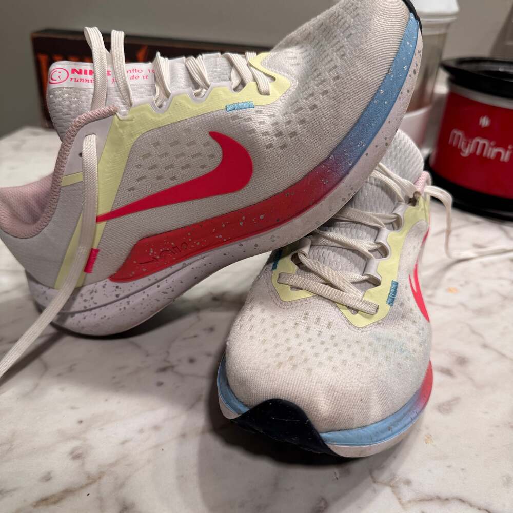 Nike Women's Air Winflo 10 Running Shoes White Hyper Pink Volt FZ3973-100